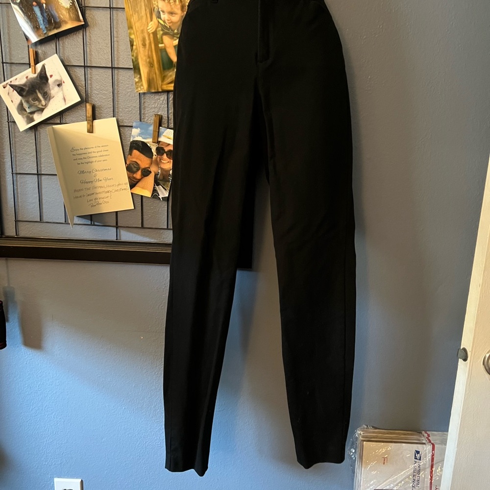 Old Navy Pixie High Rise Skinny Pant - Only Black pair left